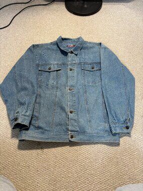 Vintage Denim Trucker Jacket in Light Blue - L